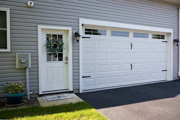 24/7 Emergency Garage Door Panel Replacement experts in Stockton, IL